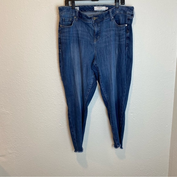 Torrid Girlfriend Two Tone Frayed Hem Jeans - Picture 6 of 15